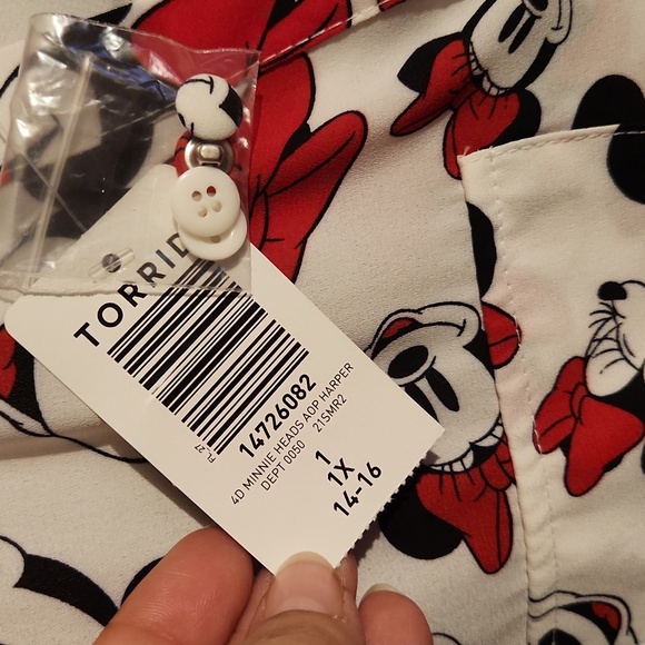 torrid Disney Harper Blouse - Minnie Mouse Georgette White size 1X NWT - Picture 8 of 8
